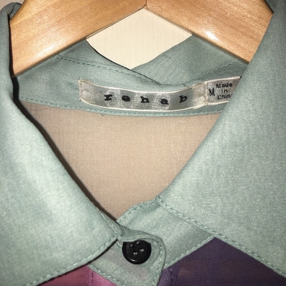 Color block button down blouse - Picture 3 of 4